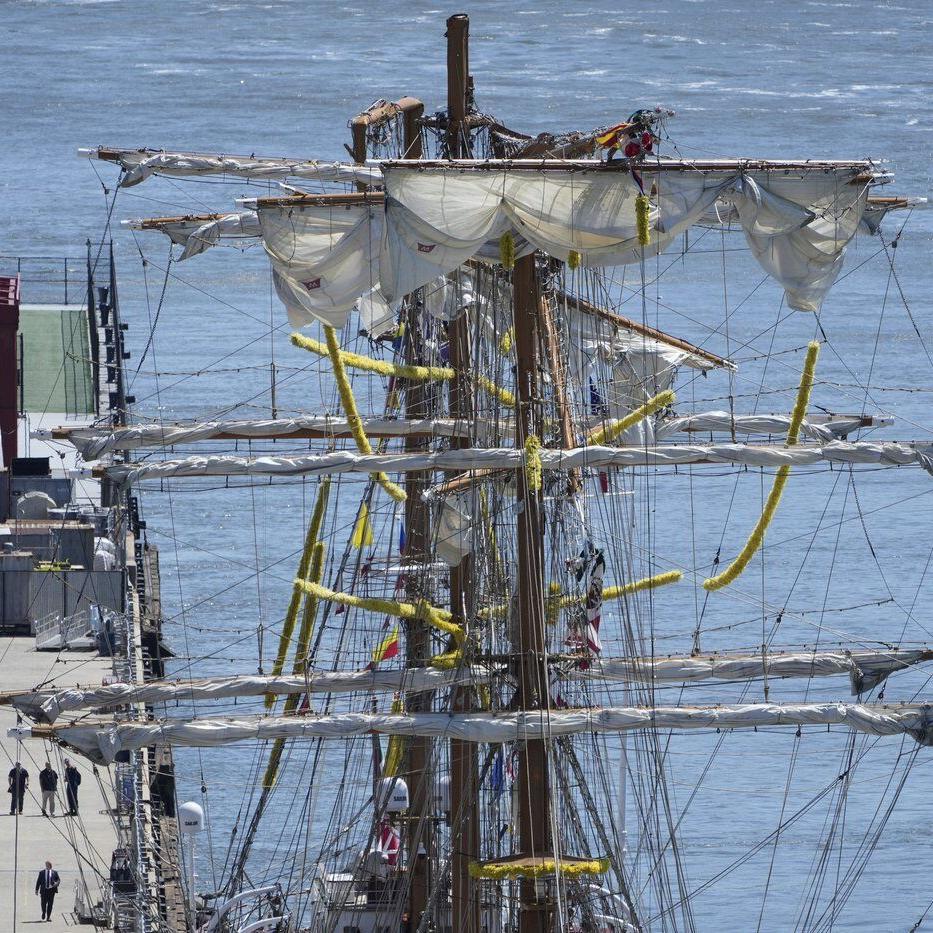 Mexico mourns naval cadet killed when training ship collided with Brooklyn Bridge